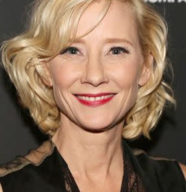 To know that Anne Heche was trapped in the car of fire, must read